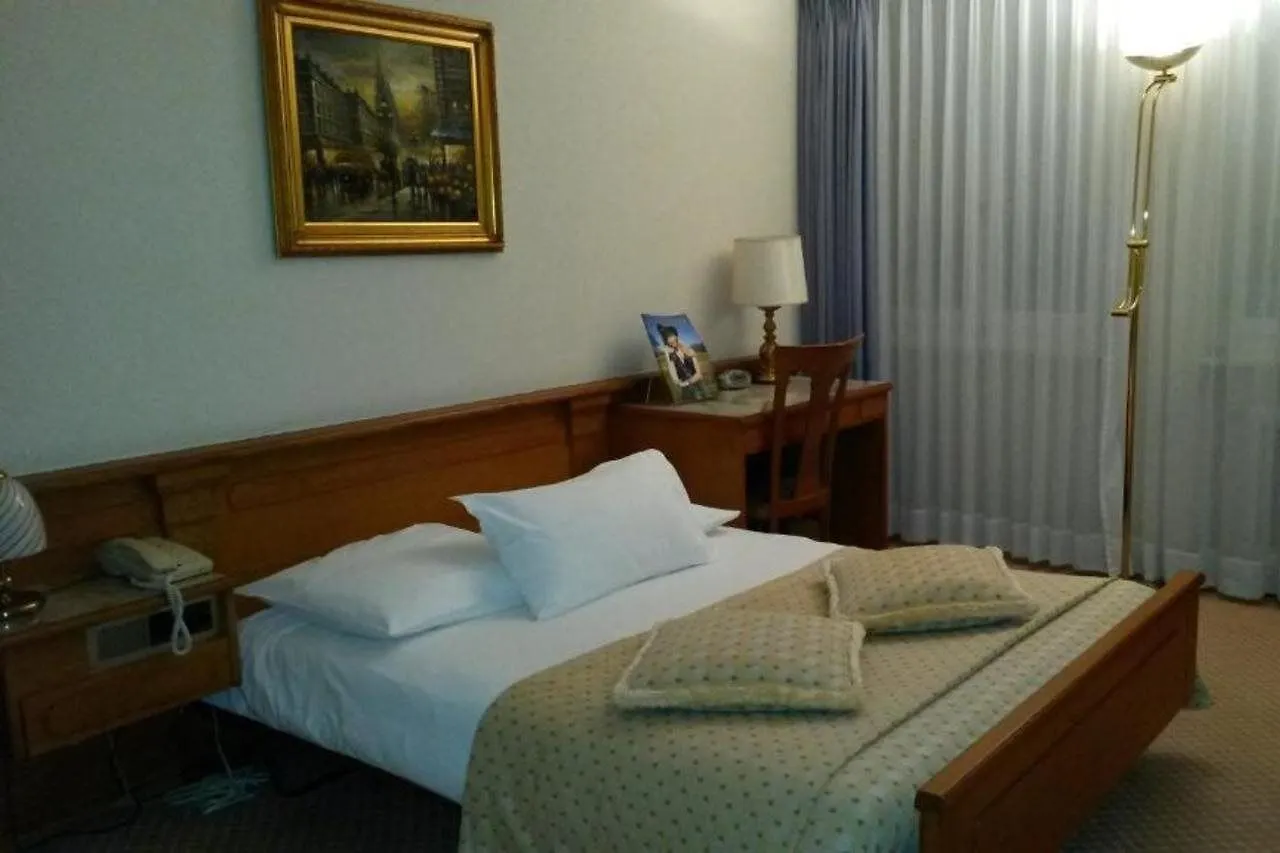 Hotel Century Cenevre İsviçre