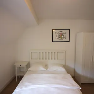 Rent A Eptingerstrasse - Self Check-in Zwitserland