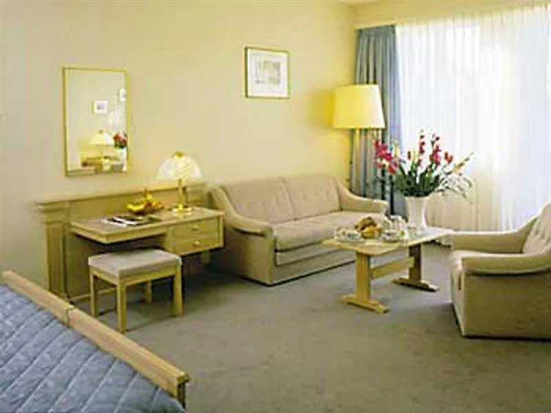 Hotel Century Geneva 4*,