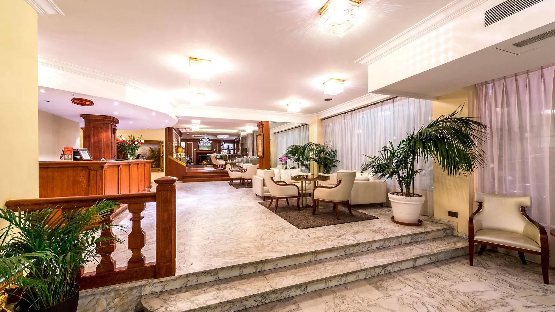 Hotel Century Ginebra 4*,